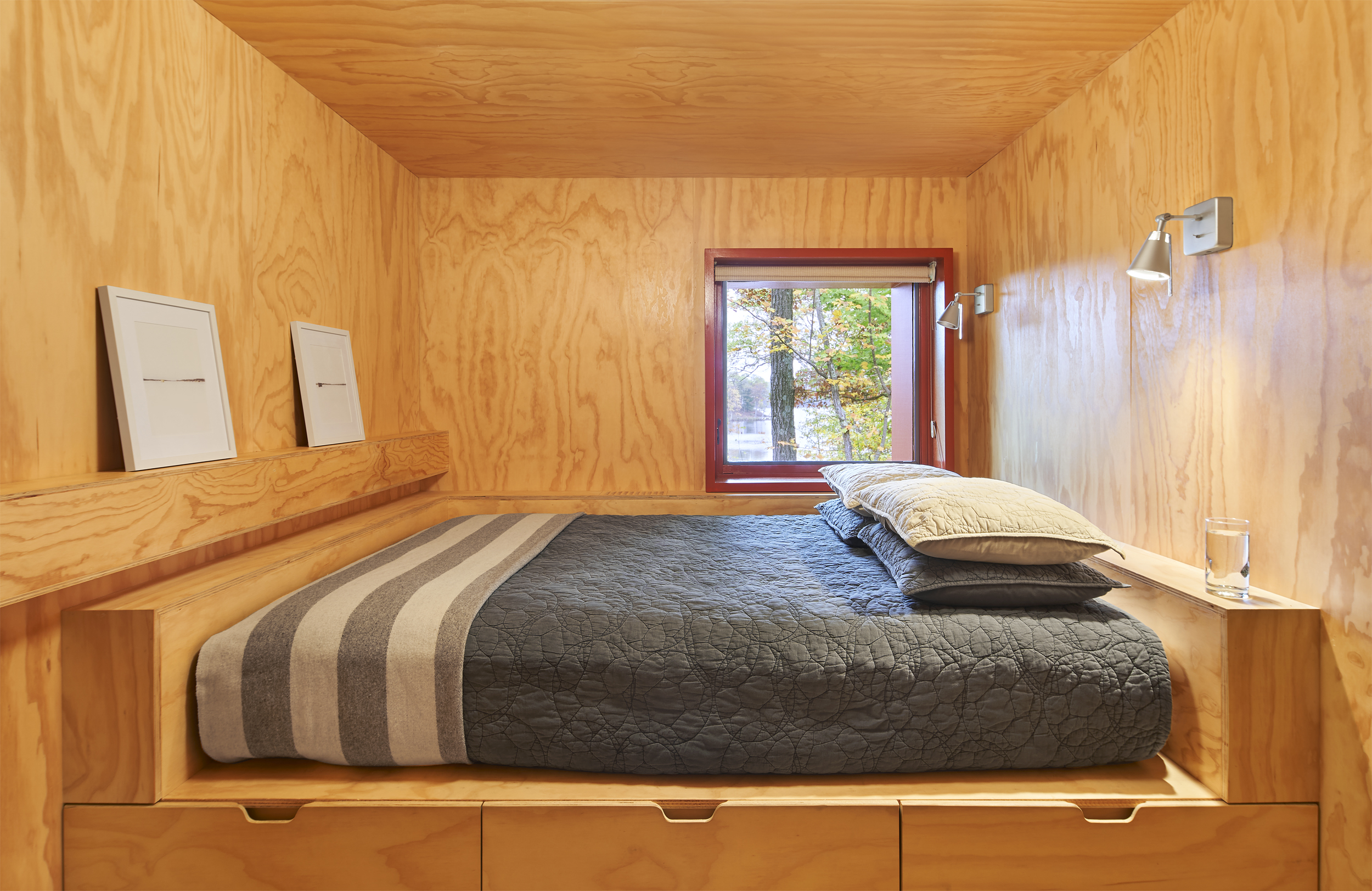 Peek-A-Boo House Interior Image 13
