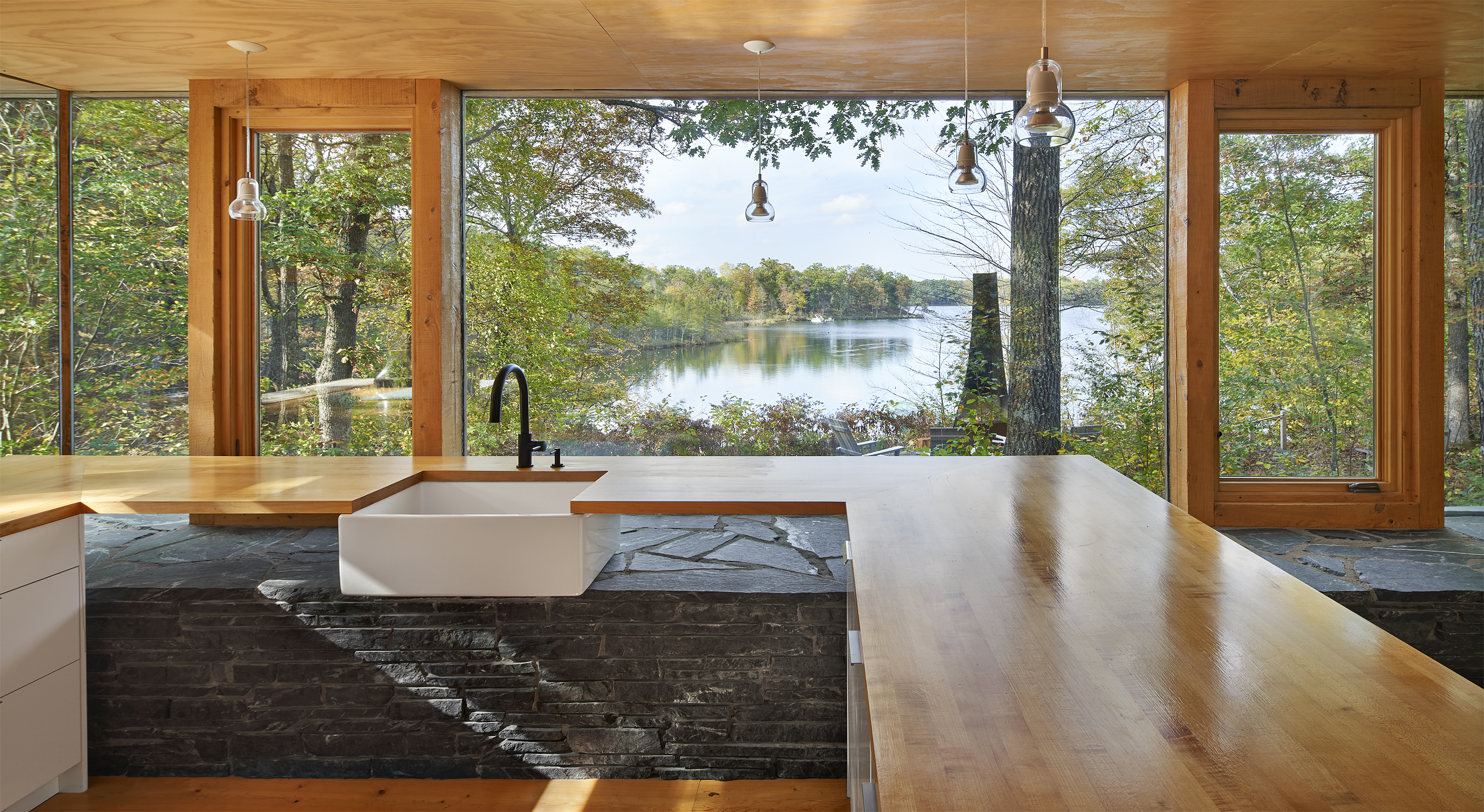 Peek-A-Boo House Interior Image 3