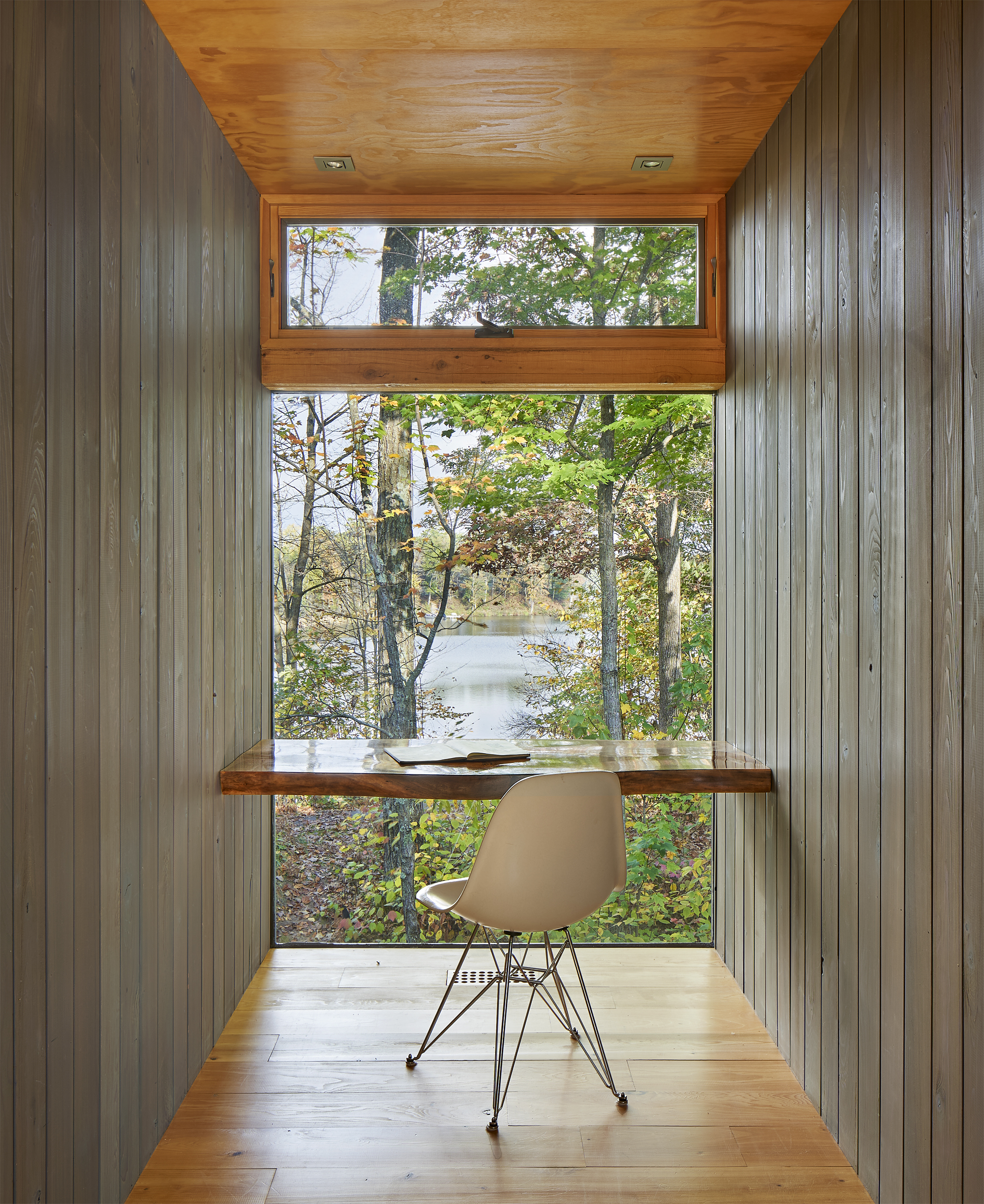 Peek-A-Boo House Interior Image 8
