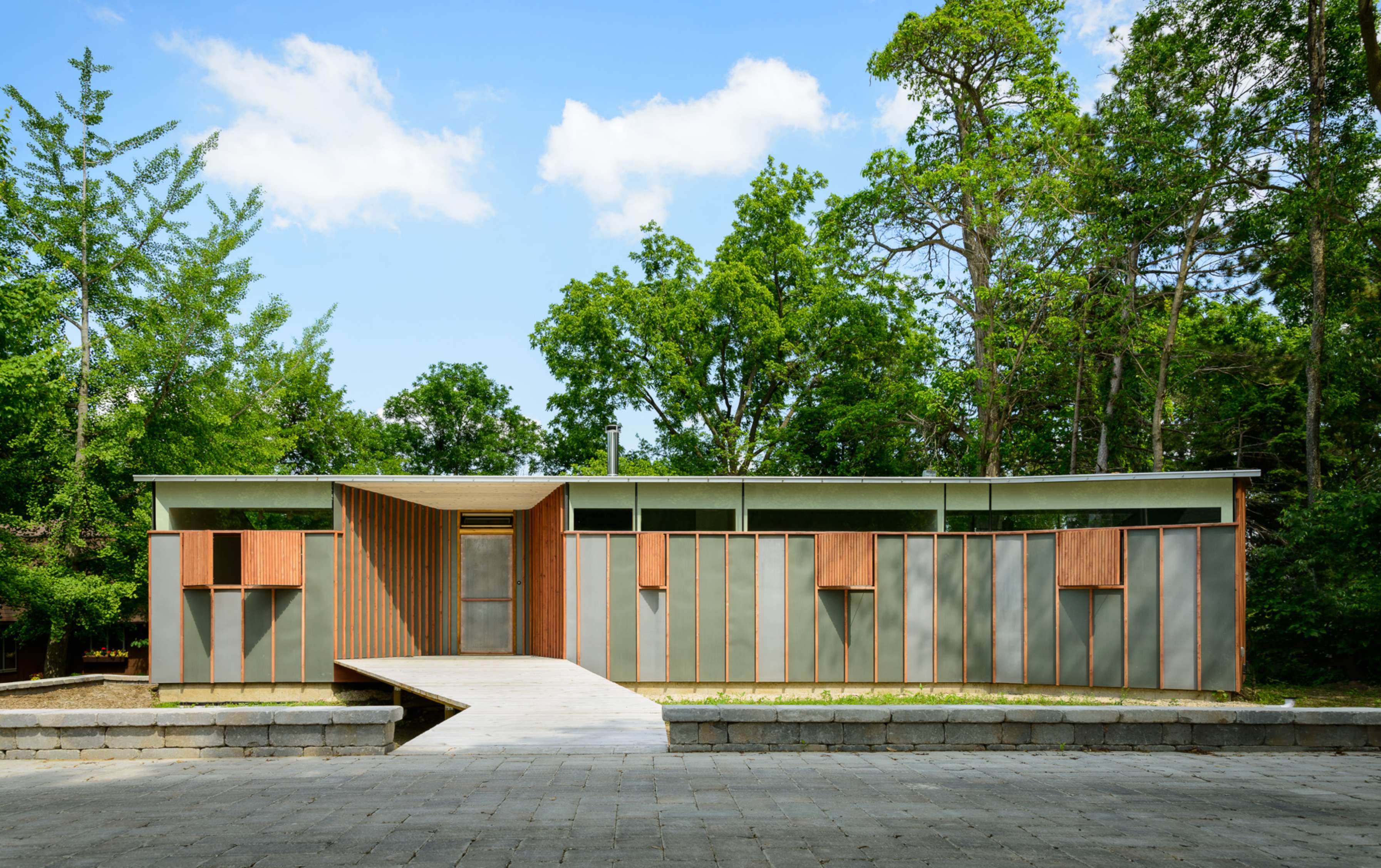 Thumb House Exterior Gallery 8