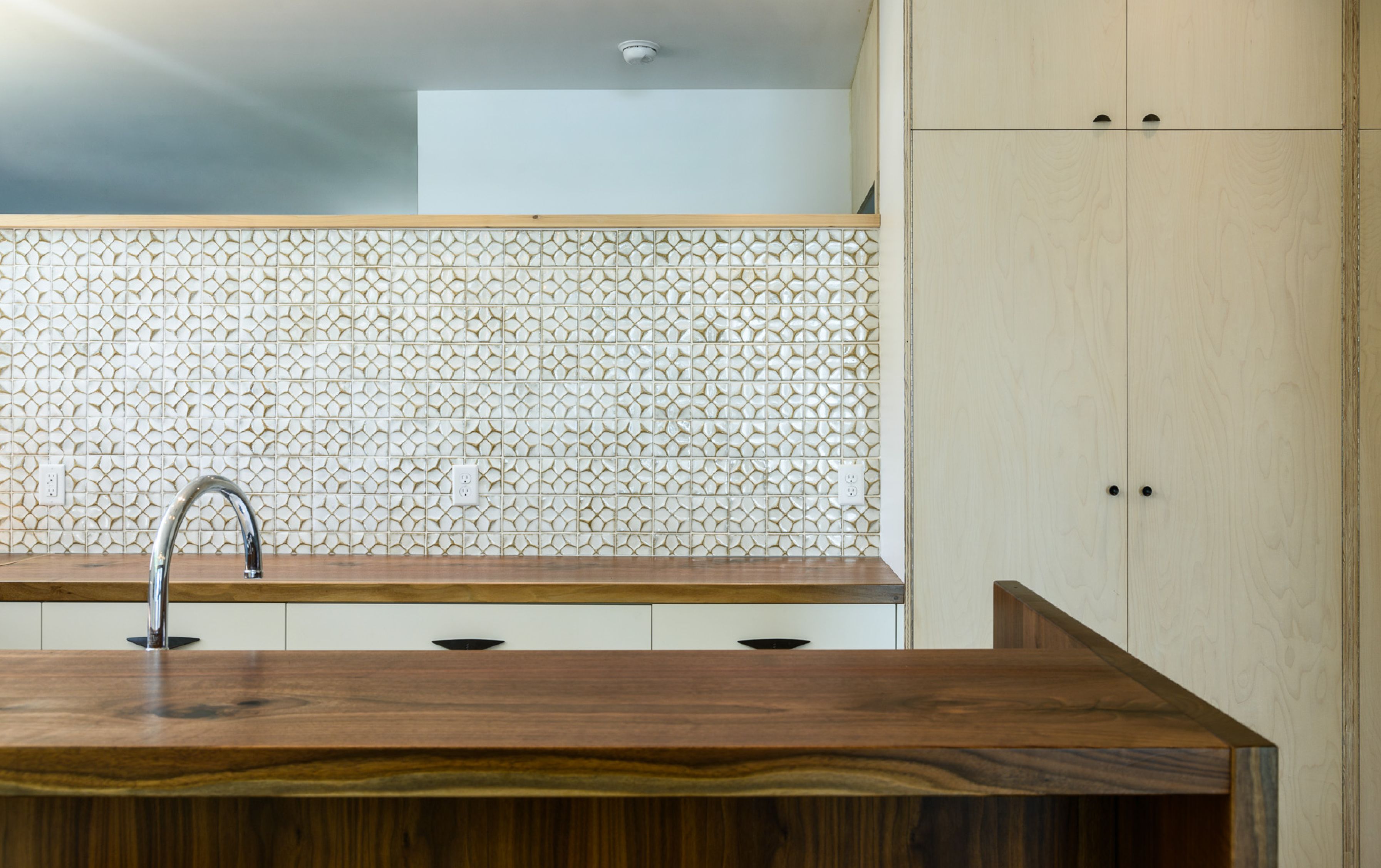 Thumb House Kitchen Gallery 4