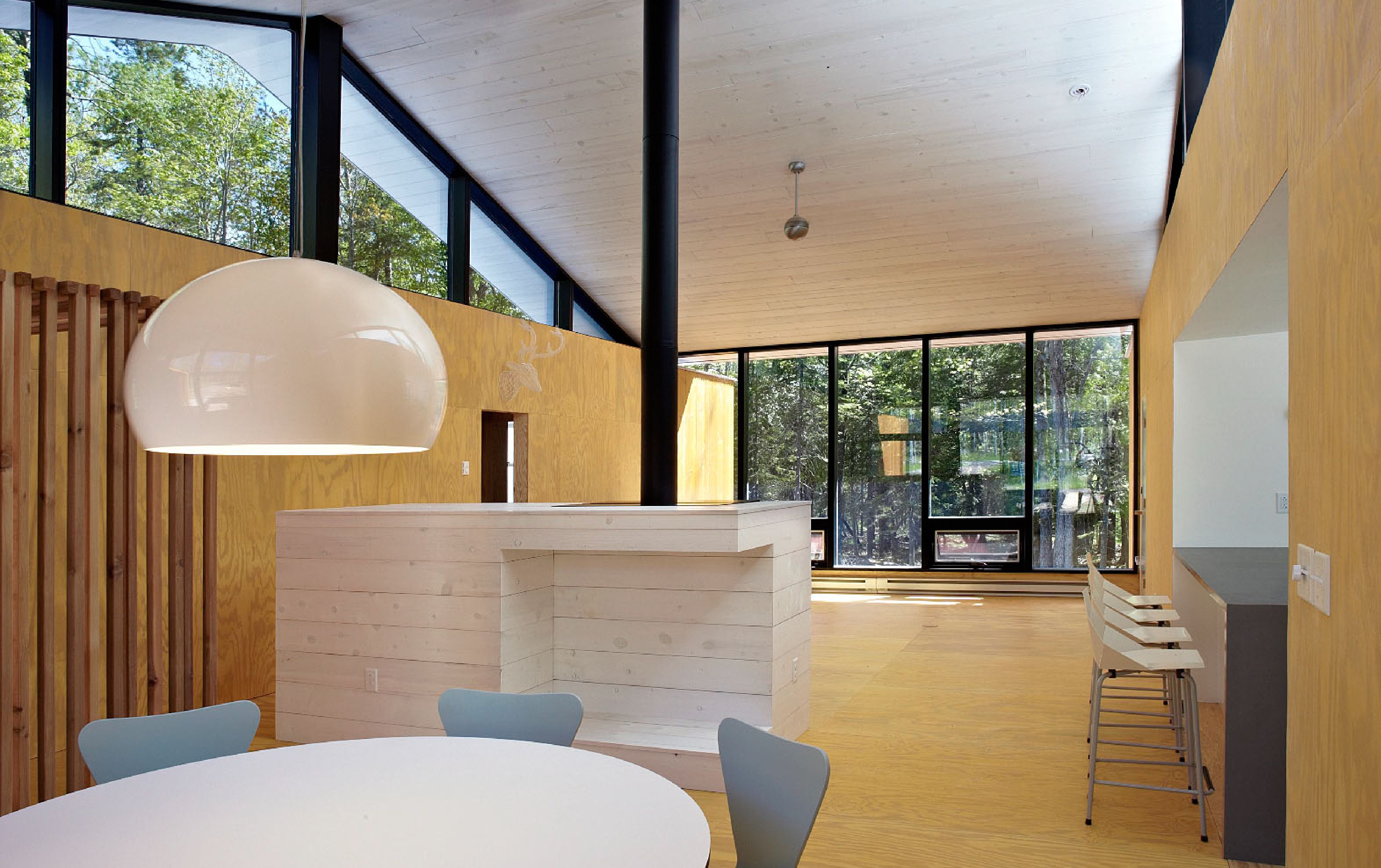 week'nder dining interior carousel 3